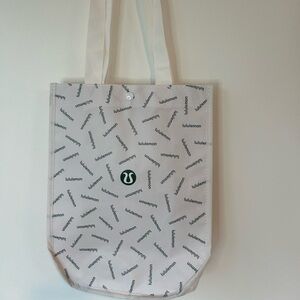 Lululemon reusable gift bag